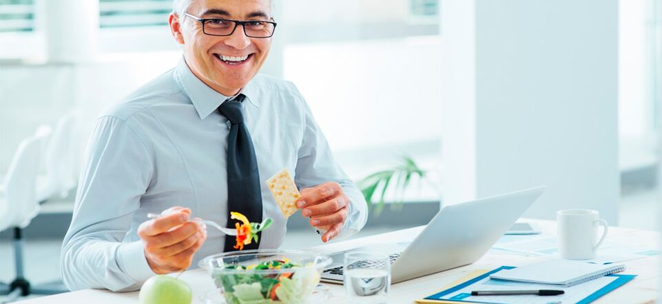 Un home nunha dieta con prostatite